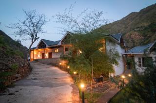 Giri River Retreat - 9