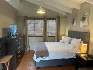 Paulshof Guesthouse - Hluhluwe Road Complex - 1