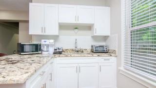 Riverside Heights 2BR Retreat - 1