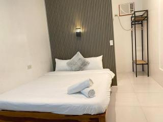 RedDoorz at Westeria Hostel - 0