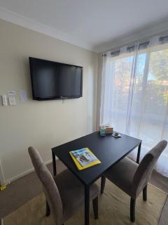 Private room with ensuite and parking close to Wollongong CBD - 9