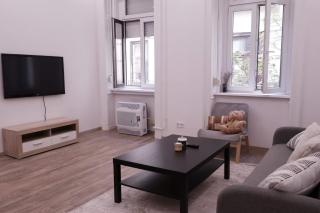 Artsy 3 Bed Flat w Bathtub Jewish Quarter - 8