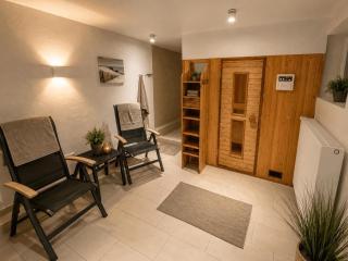 FH-Nordseeanker-im-Huus-Godewind-vorm-Viermaster-mit-Sauna-und-Kamin - 9