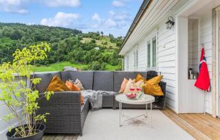 Awesome Apartment In Strandebarm - 9