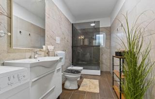 Stunning Home In Jursici - 4