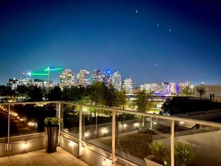 2 Bedroom ,2 Bathroom, 500sf Private Terrace Deck, Office, Pool, Sauna, Hot Tub, EV Parking - 5