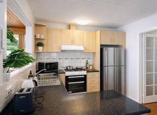 Spacious 4-Bed Retreat in Vibrant Footscray - 3