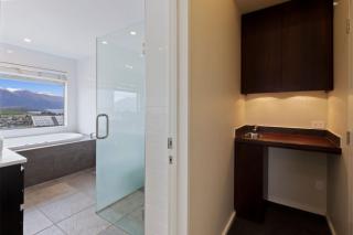 Alpine 75 Estate - Queenstown Hill 7 Bed - 2