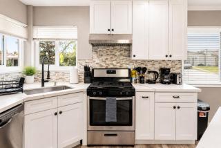 Spacious home near Disneyland Beach w Game Room - 2
