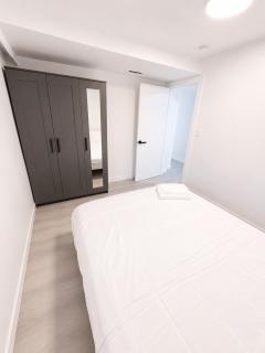 Cozy Vancouver 2BR Suite Near Joyce Station - 3
