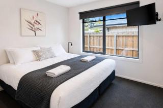 Villa 3 NEW 2Bed-Bath Close to Shops-10 minutes to Airport - 5