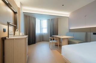JI Hotel Shenzhen Huaqiangbei Sports Center - 4