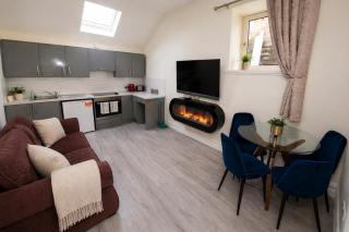 Unit 4 Tranquil Harbourside Retreat- Central Location - 0
