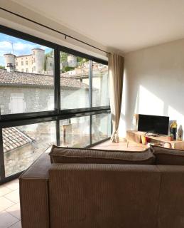 Séjour cosy avec vue sur chateau à Vogüé - 9