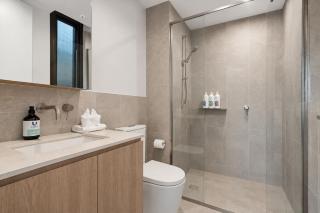 Riverside Modern 2BR East Brisbane with Parking - 4