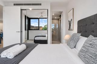 Riverside Modern 2BR East Brisbane with Parking - 1