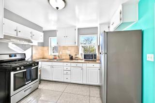 San Diego 3BR & 3BA Comfortable Home, Outdoor Kitchen, Firepit & BBQ, 10 to 15min from SeaWorld & Zoo - 1