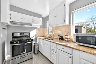 San Diego 3BR & 3BA Comfortable Home, Outdoor Kitchen, Firepit & BBQ, 10 to 15min from SeaWorld & Zoo - 1