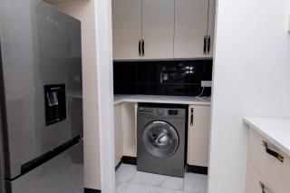 Private Pool Villa, Starlink WiFi, Secure Near CBD & Airport - 4