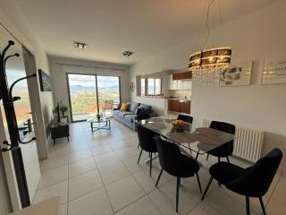Queens Boutique Apartment 2BR - 0