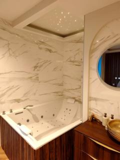 LOVEROOM Suite ROYALE by LALIE - Luxe SPA - 4