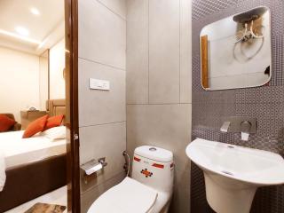THE CUPID RESIDENCY - Smart & Deluxe Rooms - Corporates, Couples & Families Favorite - 7