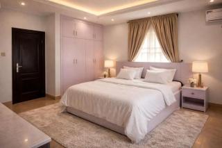 Lake Court Residence - 5