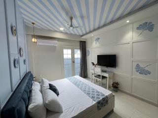 Ardra Studio Apartment Compact Stay with Workspace MI Road Jaipur - 7