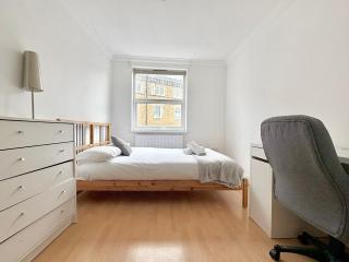 Islington 2 bedroom Apartment by PrimeCityHosts - 4