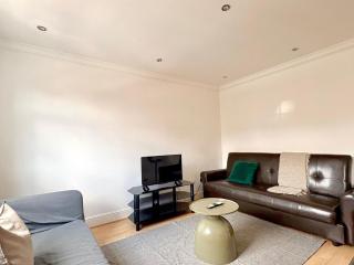 Islington 2 bedroom Apartment by PrimeCityHosts - 2