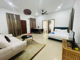 Ferringhi Beach Guesthouse-3bed - 6