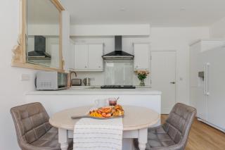Le Chambre d Isabel by Grandeur Property - 2