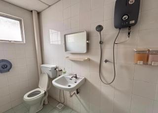 Above A Shoplot No Noise Worries 12Pax & FreeWiFi - 1
