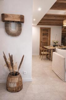 Lakefront Cottage On Lake Bourget - 3