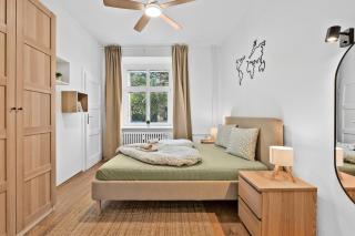 Elegant Old Town 2BR with Parking - 4