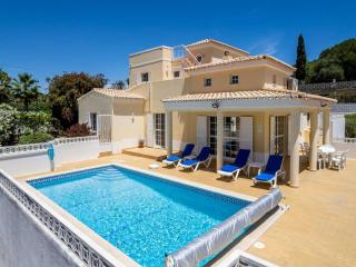 Spacious Carvoeiro Villa Casa Jemb 3 Bedrooms Great Pool Area - 5