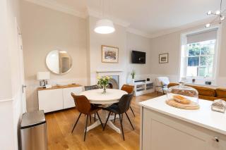 WENSLEYDALE, OLD SCHOOL ROOMS - Ground Floor Luxury Apartment in Richmond, North Yorkshire - 5