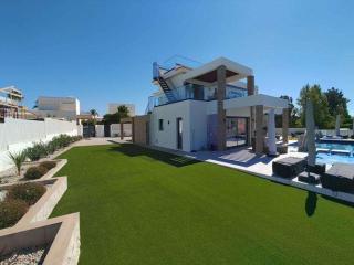 Contemporary Carvoeiro Villa 4 Bedrooms Villa Bonita Balcony Sea Views - 0