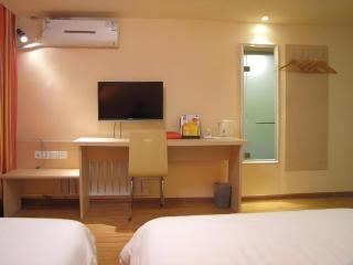 7 Days Inn Yantai Dahaiyang Raod Railway Station - 4
