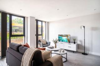 Modern 3 Bedroom Manchester Apartment - 3