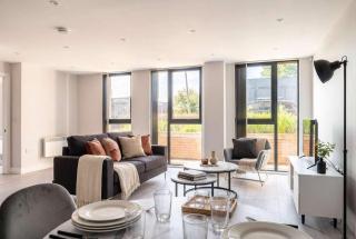 Modern 3 Bedroom Manchester Apartment - 0