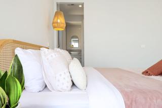 Oceans 10 Lux Beach house 5 bedroom Parking Aircon Spa Bath - 8