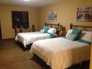 HH Creek Inn - Seymour - 3