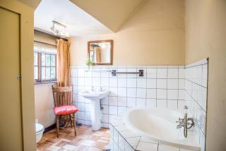 5th Avenue Gooseberry Guest House - 4