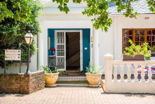 5th Avenue Gooseberry Guest House - 1