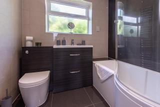 Bagworth House - Spacious 4BR Bungalow in Leicestershire - 9