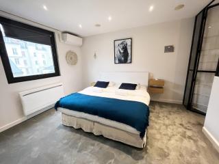 UrbanFlat 166 - Grand Appartement au centre de Paris - 4