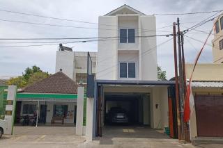 Hotel O near Taman Sriwedari formerly Indria Inn - 2