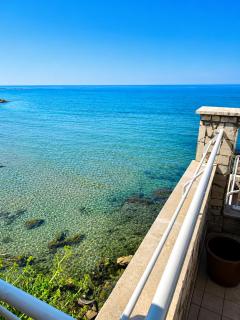 Independent villa, superb view of the sea - 9