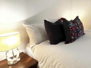 Clerkenwell Edge Pads - 7